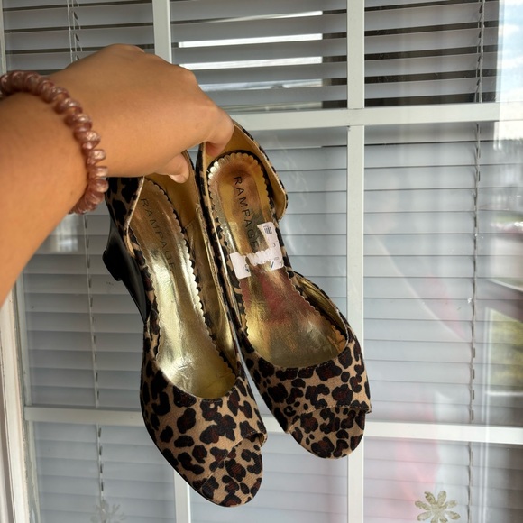 Leopard Print Wedge Heel Shoes - Picture 5 of 9
